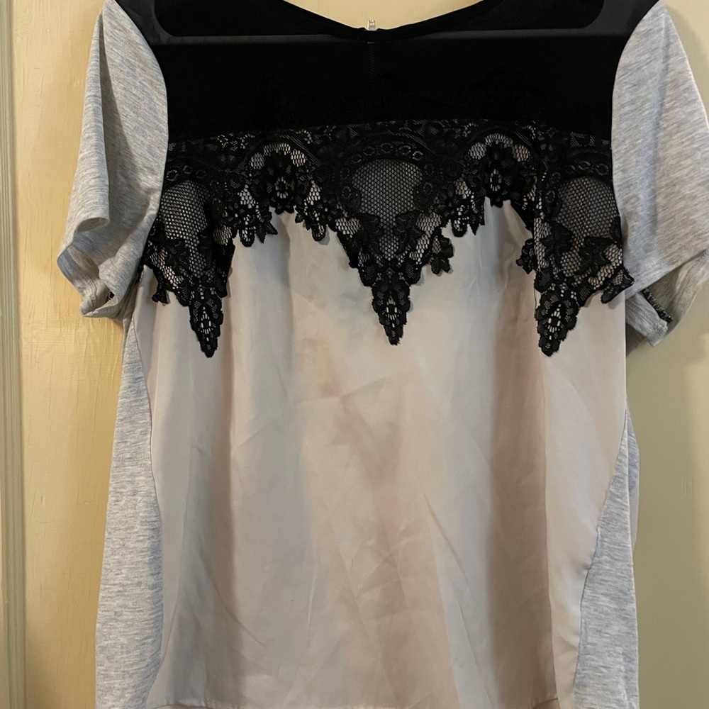 Apt. 9 Gray Blouse with Embellished Design and Short Sleeves